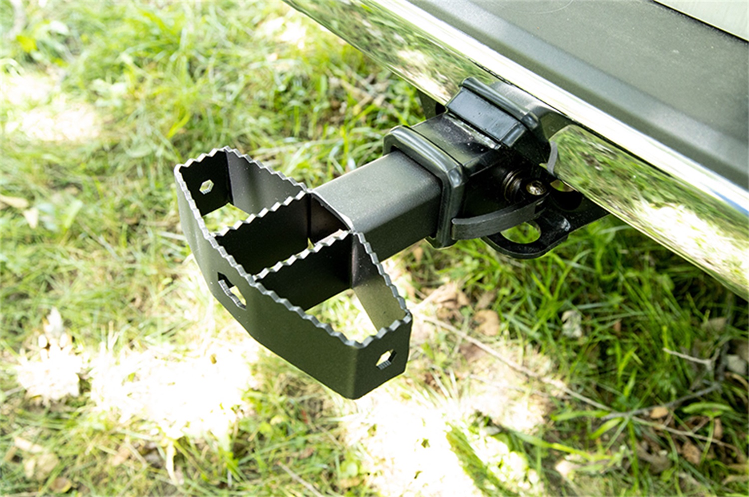 Serrated Hitch Step - Image 2