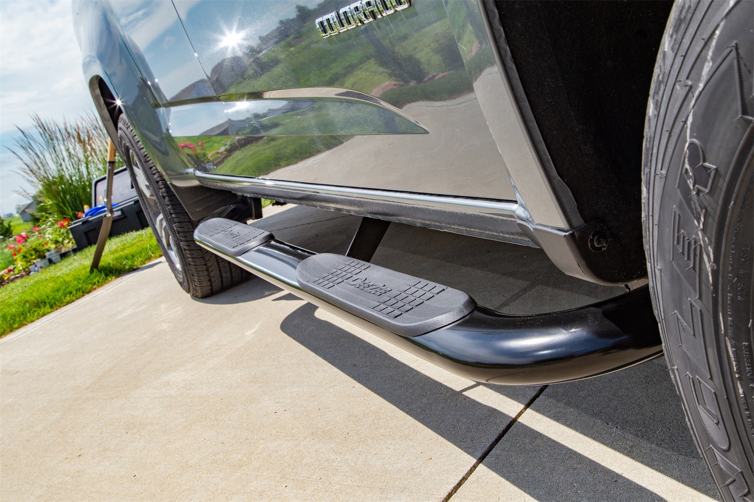 UltraBlack Steel Side Steps 4 in. Oval Cab Length - Image 3