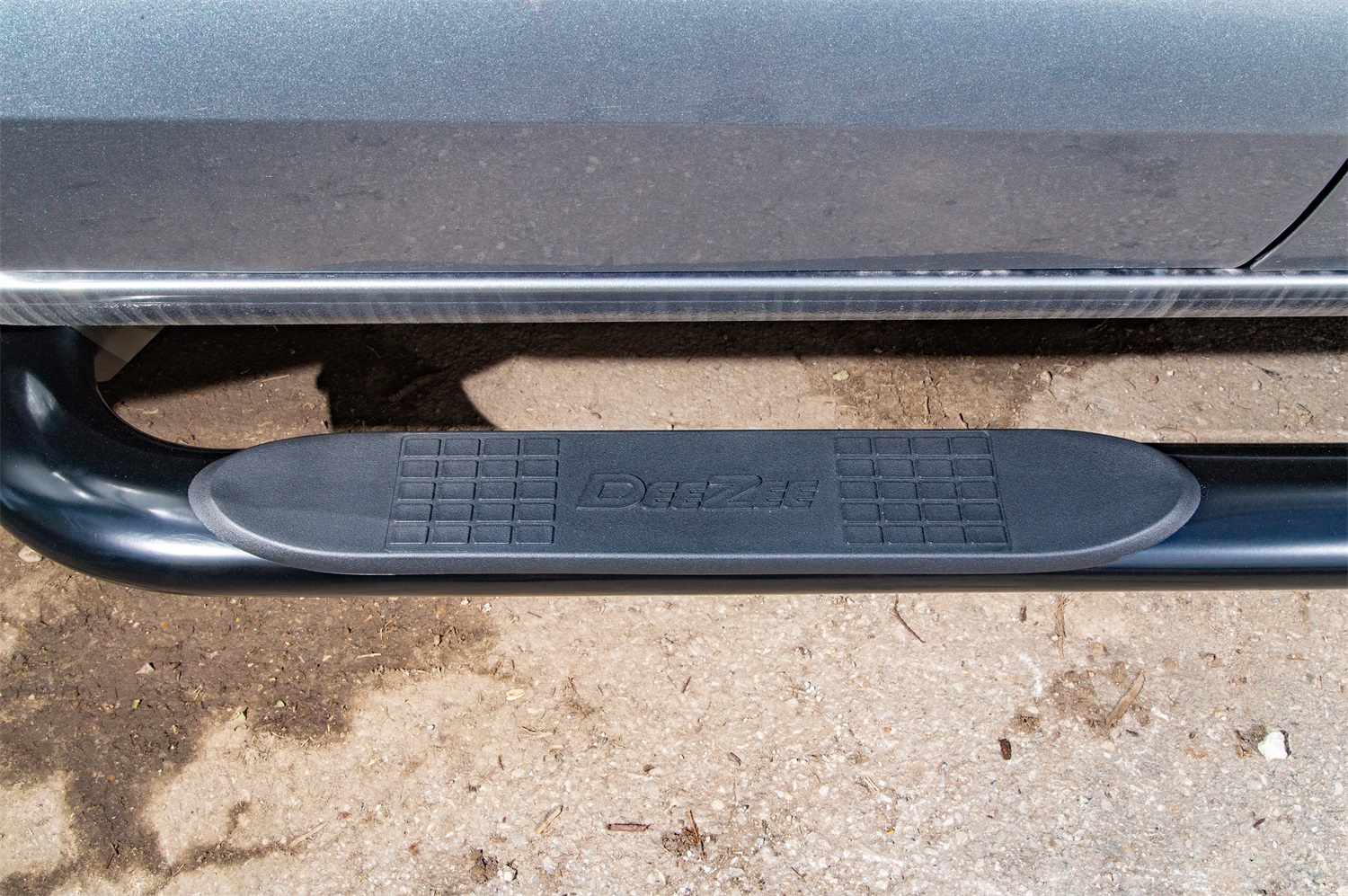 UltraBlack Steel Side Steps 4 in. Oval Cab Length - Image 4