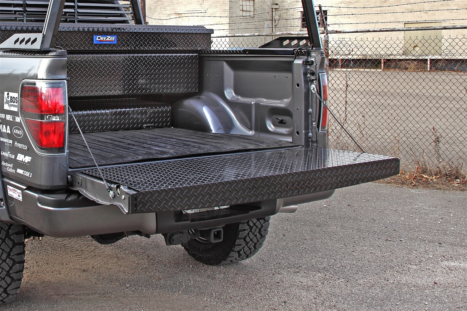 Black-Tread Full Tailgate Protector - Image 2