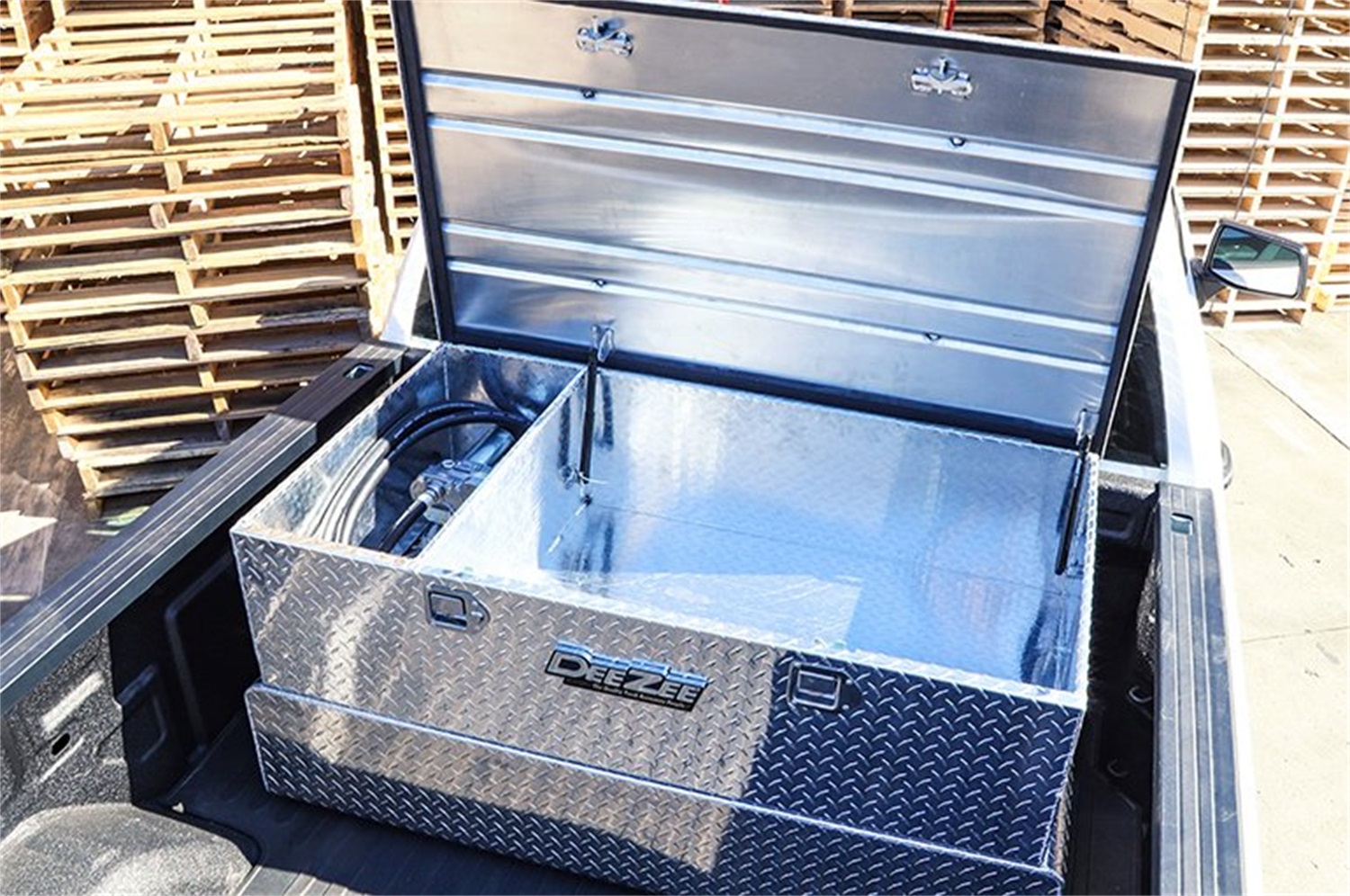Specialty Series Combo L-Shaped Tool Box/Liquid Transfer Tank - Image 3